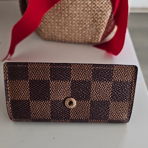 Louis Vuitton Checkered Brown Key Holder, All Key Holders In Place - Picture 4 of 7